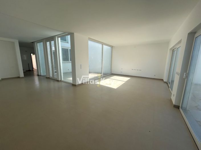 Image No.14-3 Bed House for sale