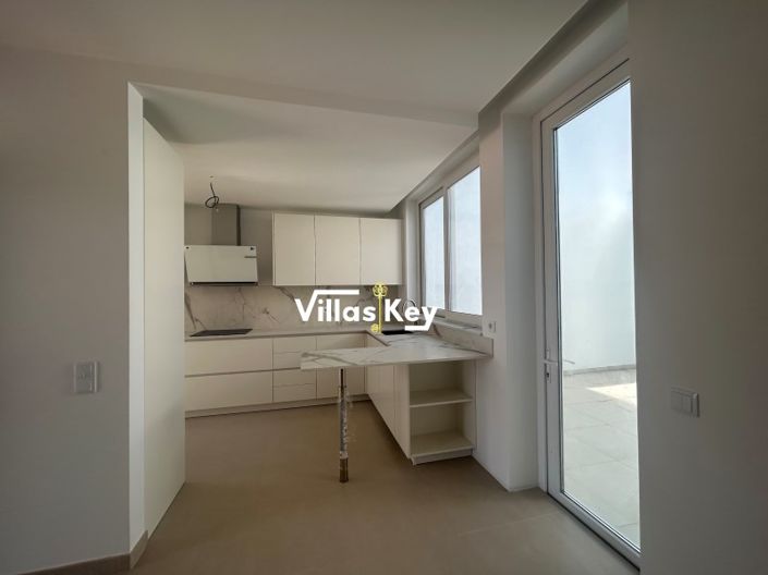 Image No.18-3 Bed House for sale