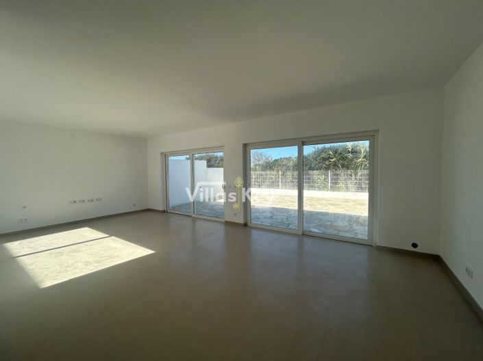 Image No.19-3 Bed House for sale