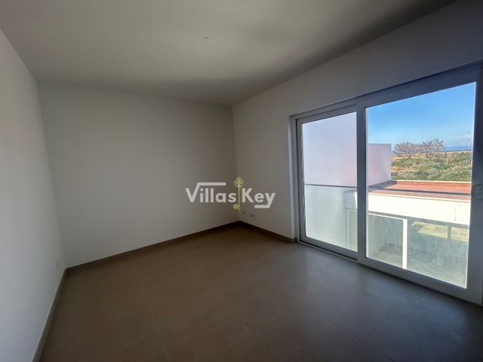 Image No.27-3 Bed House for sale