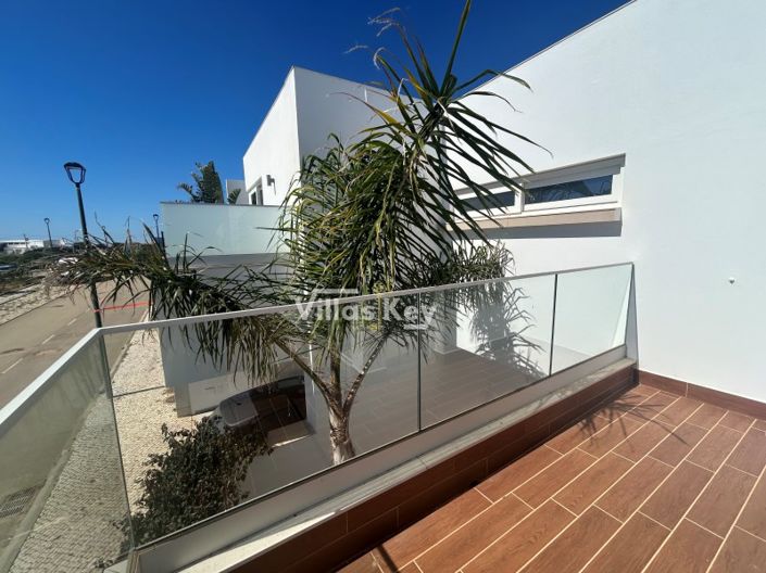 Image No.31-3 Bed House for sale