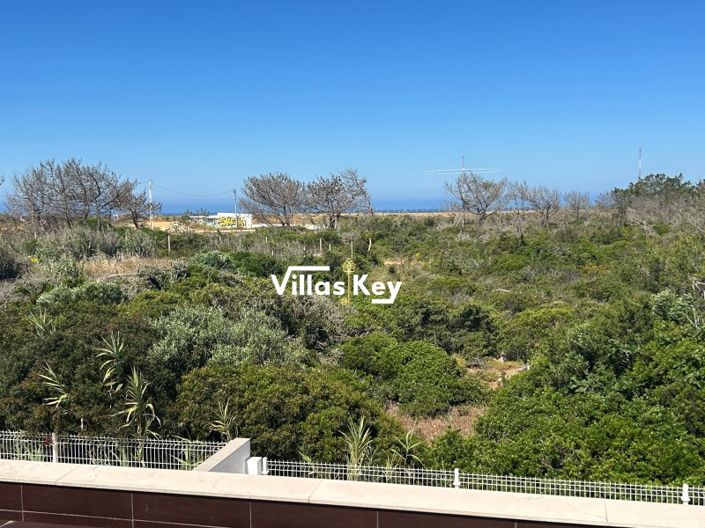 Image No.4-3 Bed House for sale