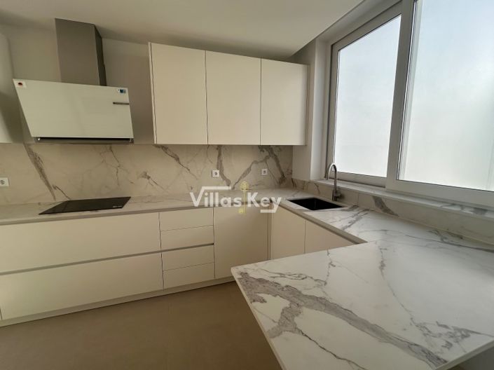 Image No.7-3 Bed House for sale