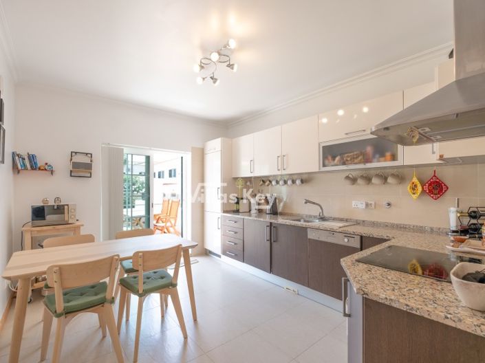 Image No.8-2 Bed House for sale