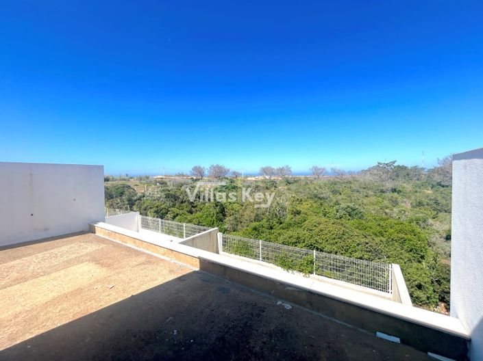 Image No.19-3 Bed House for sale