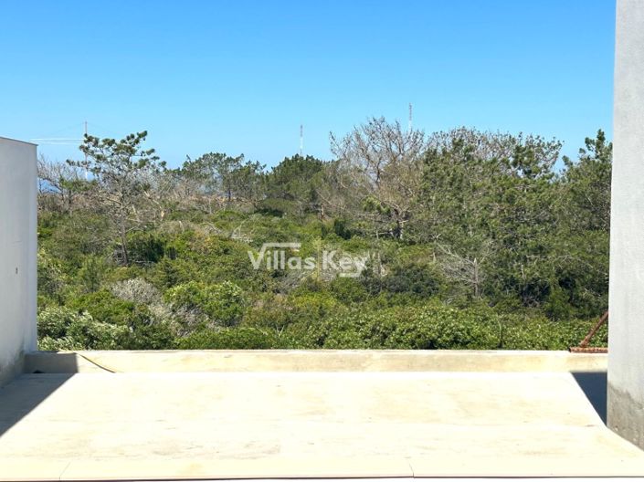 Image No.12-4 Bed House for sale