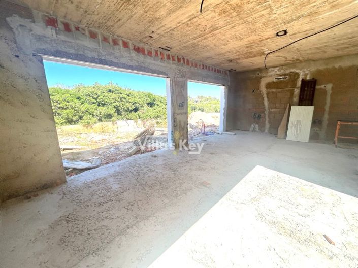 Image No.10-4 Bed House for sale