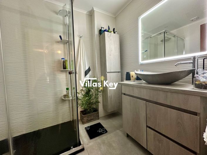 Image No.20-2 Bed Apartment for sale