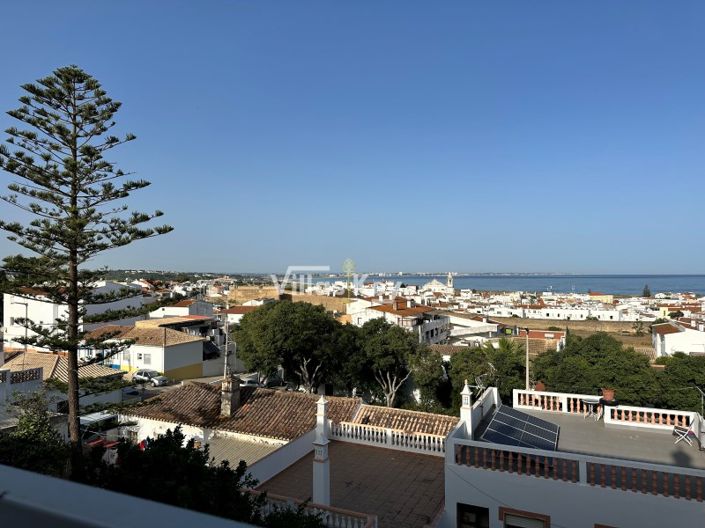 Image No.17-6 Bed House for sale