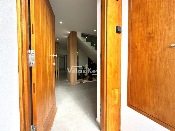 Image No.22-6 Bed House for sale