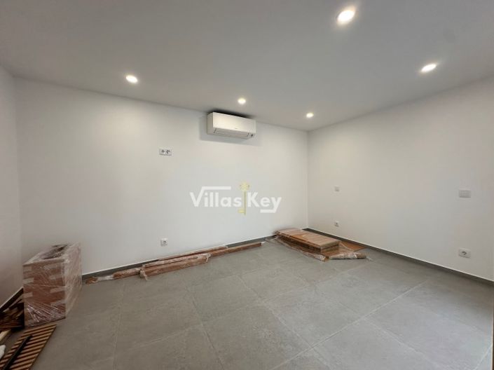 Image No.27-6 Bed House for sale