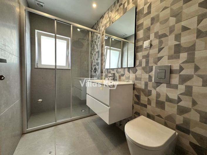 Image No.31-6 Bed House for sale