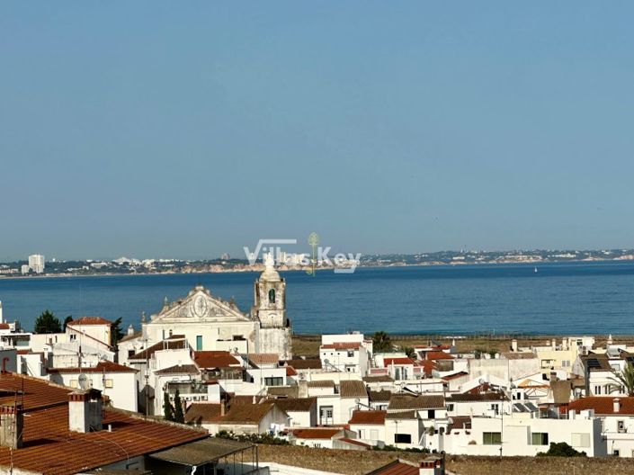 Image No.32-6 Bed House for sale