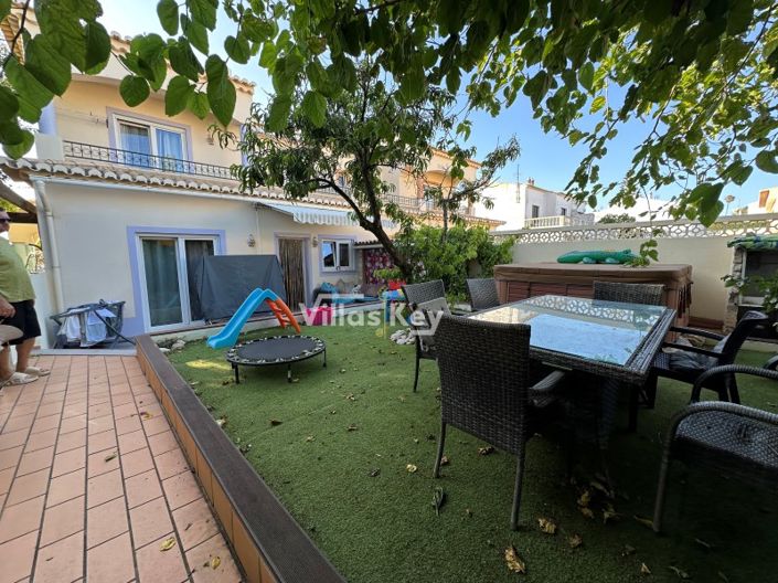 Image No.22-4 Bed House for sale