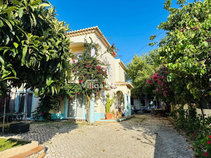 Image No.25-4 Bed House for sale