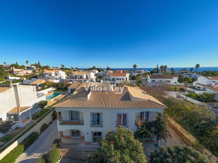 Image No.3-4 Bed House for sale