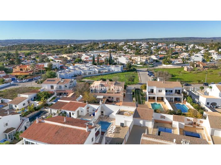 Image No.31-4 Bed House for sale