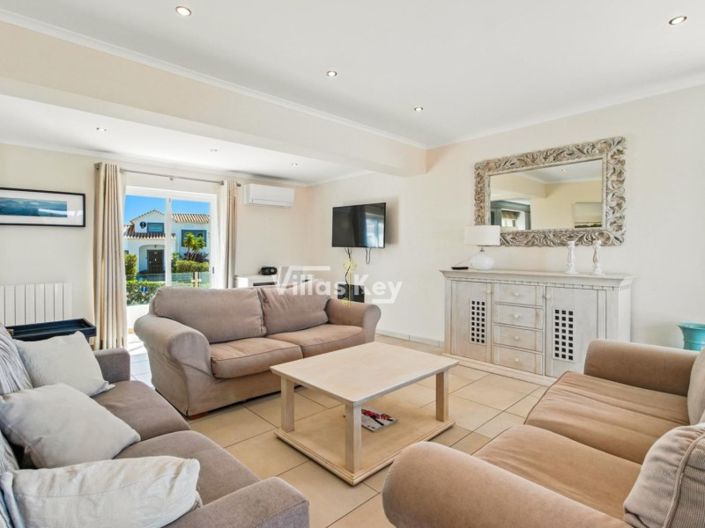 Image No.2-Maison de 4 chambres à vendre à Vila do Bispo