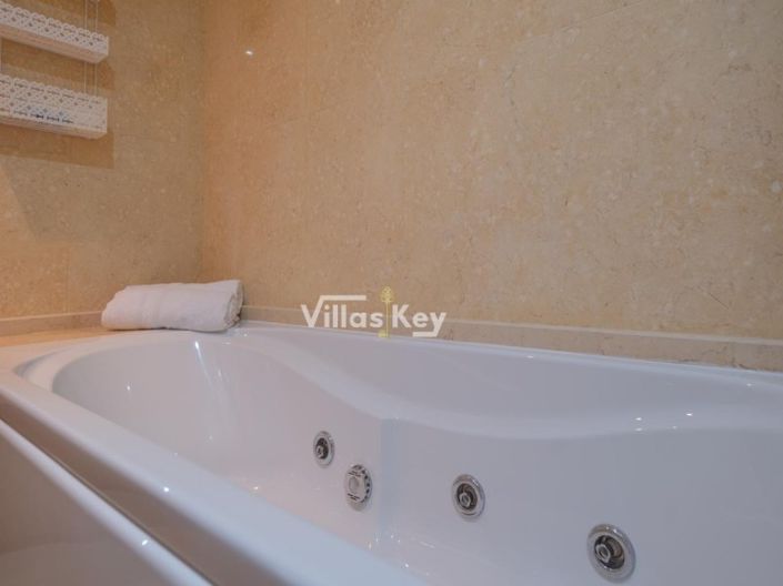 Image No.15-2 Bed Apartment for sale