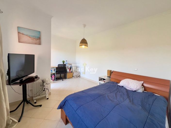 Image No.17-3 Bed Apartment for sale