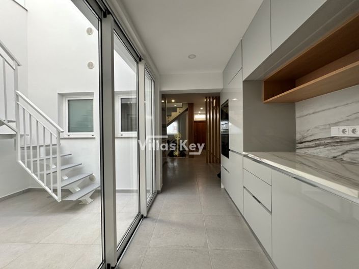 Image No.6-Maison de 6 chambres à vendre à Lagos