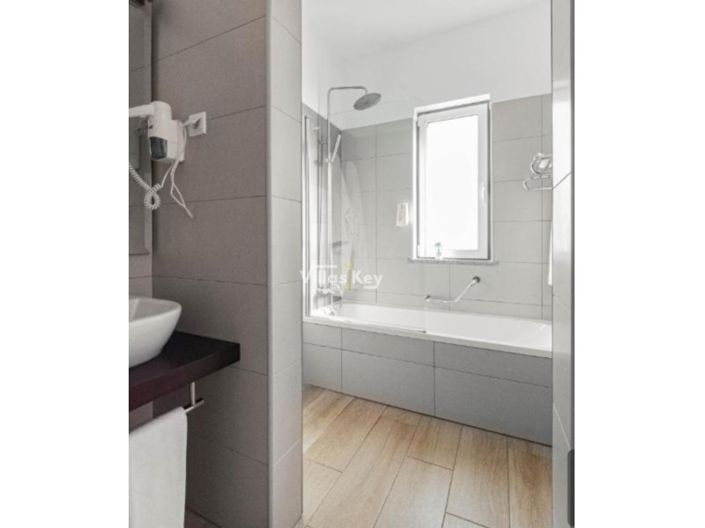 Image No.18-25 Bed Apartment for sale