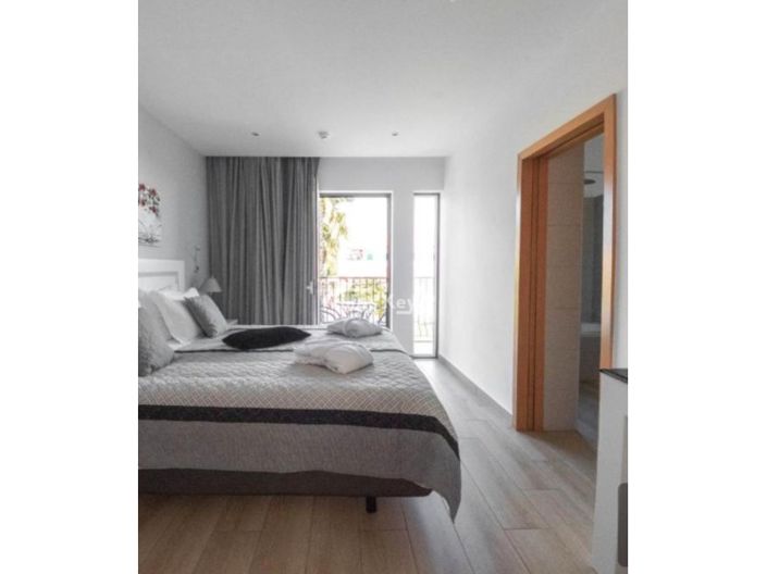 Image No.21-25 Bed Apartment for sale