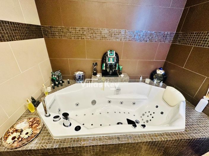 Image No.24-2 Bed Apartment for sale