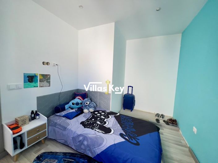 Image No.10-3 Bed House for sale