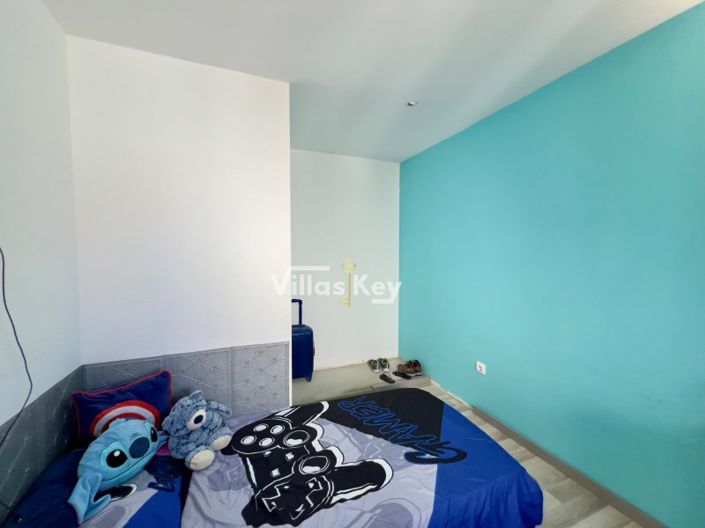 Image No.12-3 Bed House for sale