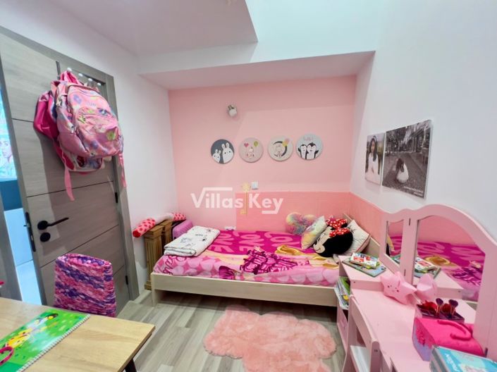 Image No.13-3 Bed House for sale