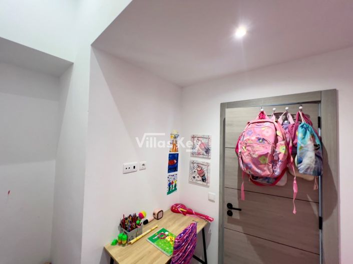 Image No.15-3 Bed House for sale