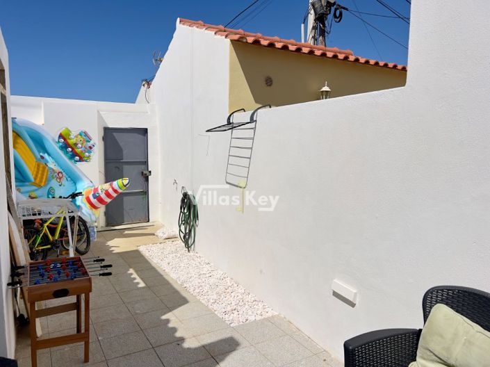 Image No.20-3 Bed House for sale