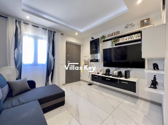 Image No.3-3 Bed House for sale