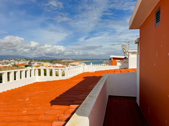 Image No.32-2 Bed Apartment for sale