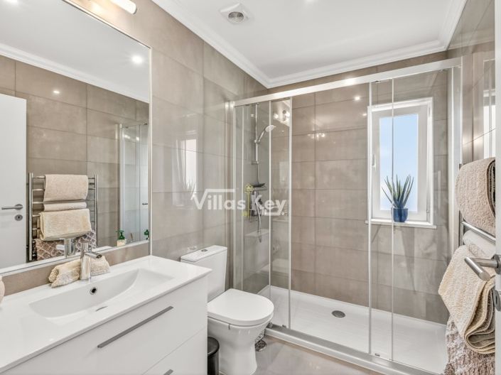 Image No.24-Maison de 4 chambres à vendre à Lagos