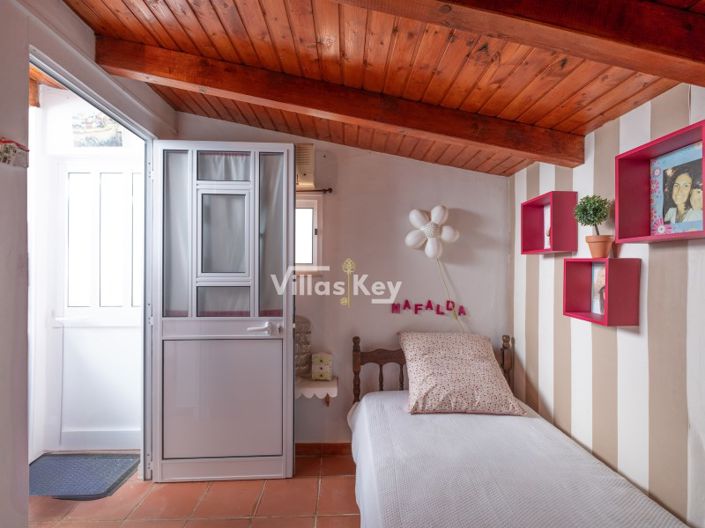 Image No.17-3 Bed House for sale