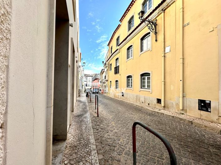 Image No.26-3 Bed House for sale