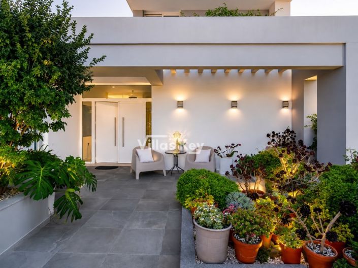 Image No.14-3 Bed House for sale