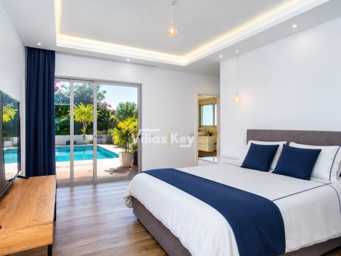 Image No.15-3 Bed House for sale