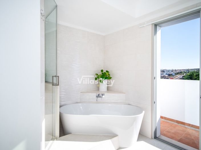 Image No.14-3 Bed House for sale