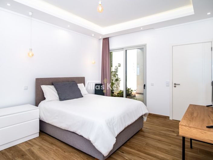 Image No.17-3 Bed House for sale