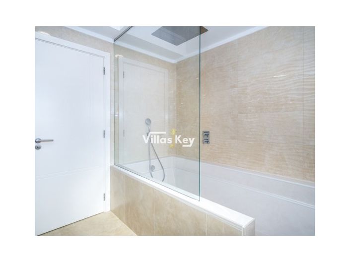 Image No.19-3 Bed House for sale