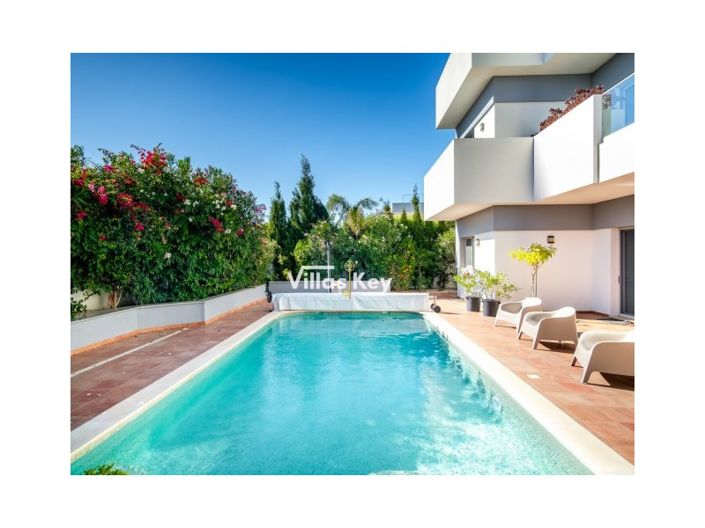 Image No.25-3 Bed House for sale