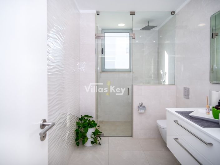 Image No.27-3 Bed House for sale