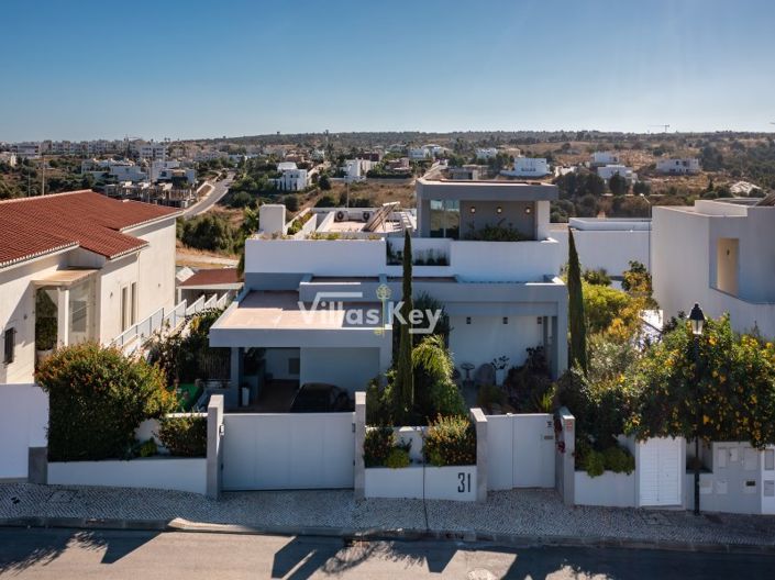 Image No.30-3 Bed House for sale