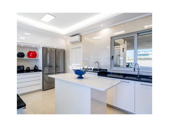 Image No.7-3 Bed House for sale