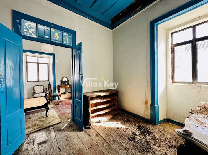 Image No.7-5 Bed House for sale