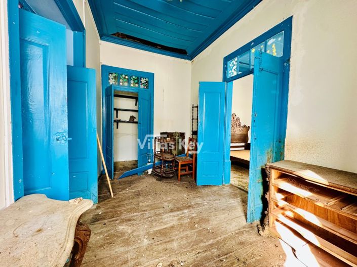 Image No.9-5 Bed House for sale