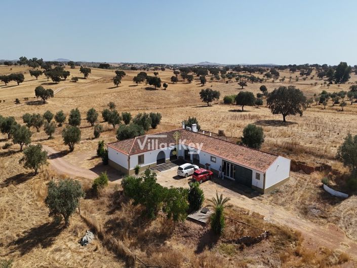 Image No.1-8 Bed Farmhouse for sale